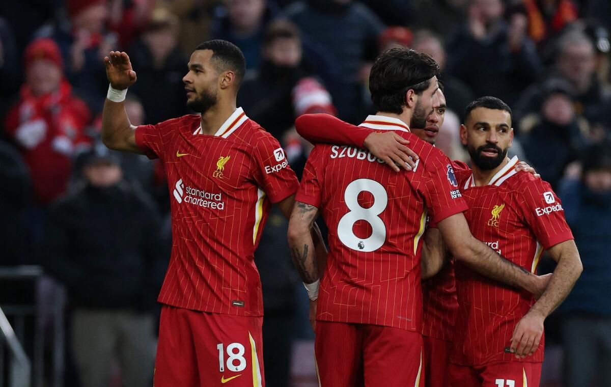 Gakpo, Liverpool Rout Ipswich, Arsenal Kurtları Yenmek için Kırmızı Kart Dramasından Kurtuldu