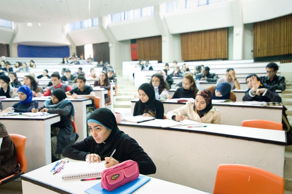 Covıd Sırasında E-Öğrenme Aracı Oluşturan BAE Öğretmeni 1 Milyon Dolarlık Ödüle Aday Gösterildi