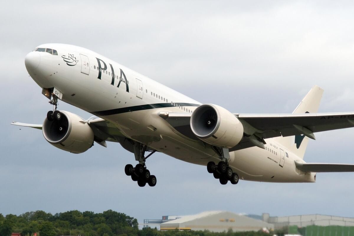Pakistan: Pıa, Eyfel Kulesi'ne Yönelik Uçağı Gösteren Reklam için Özür Diledi