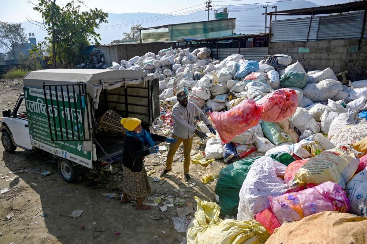 Çöp Yolları: Nepal Asfaltlamayı Plastikle Araştırıyor