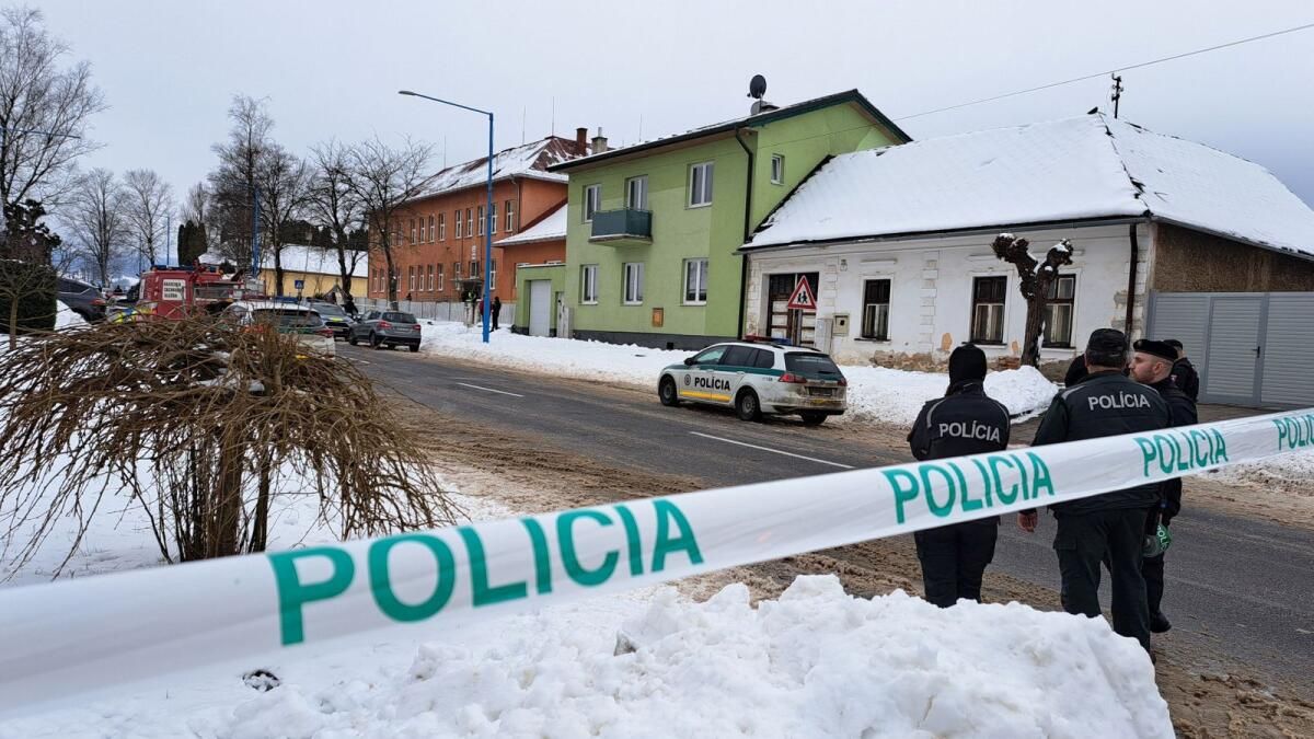 Slovak Lisesinde Bıçaklı Saldırıda Öğrenci Öğretmeni ve Sınıf Arkadaşını Öldürdü