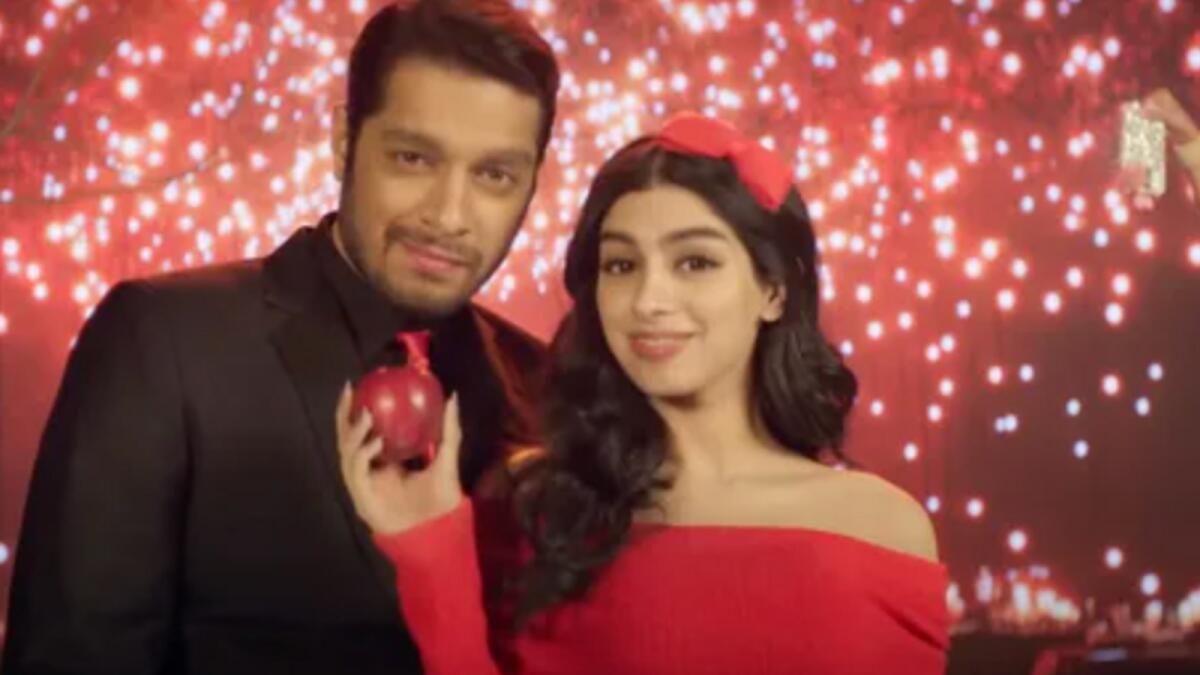 Shahrukh, Salman 'Loveyapa' için Junaid Khan, Khushi Kapoor'a en iyi dileklerini gönder