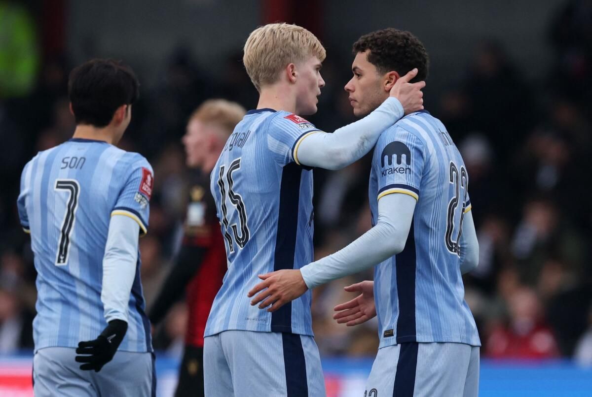Spurs, Lig Dışı Tamworth'u Yenmek için Büyük Korkudan Kurtuldu