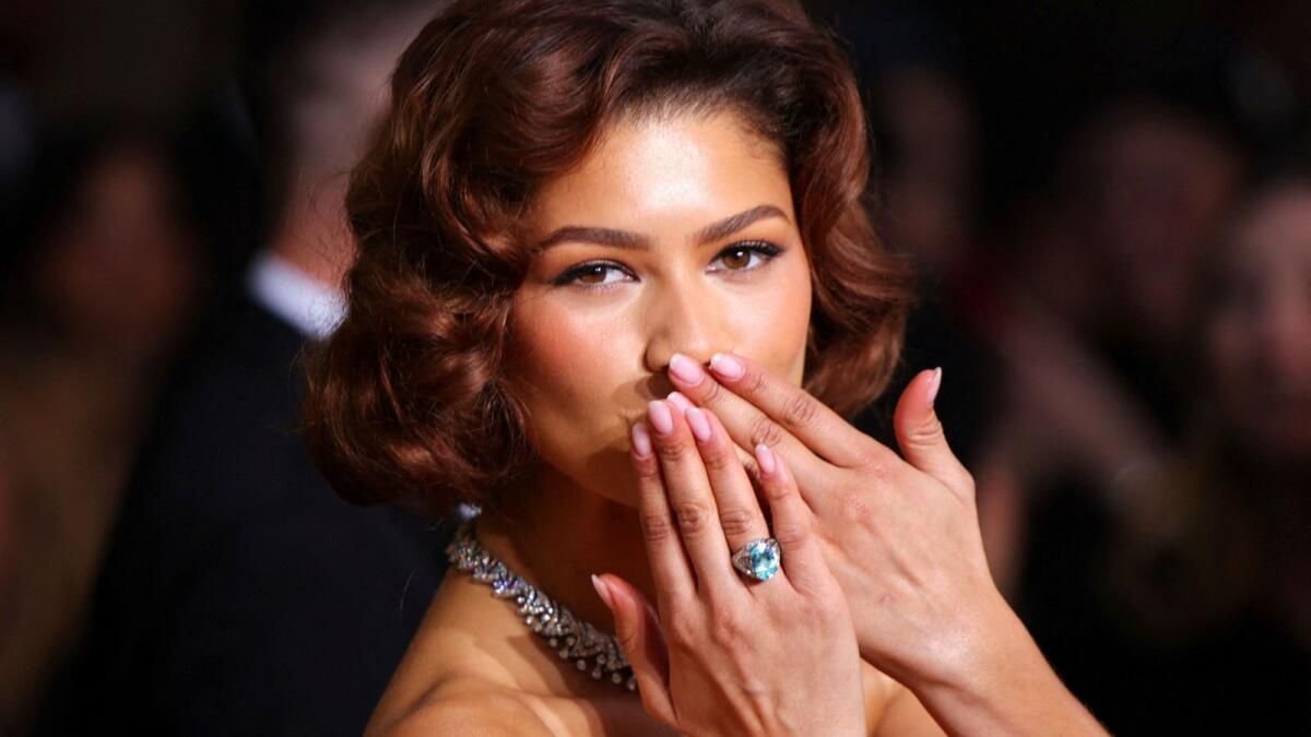 Altın Küre 2025: Zendaya, Tom Holland Nişanlandı mı?
