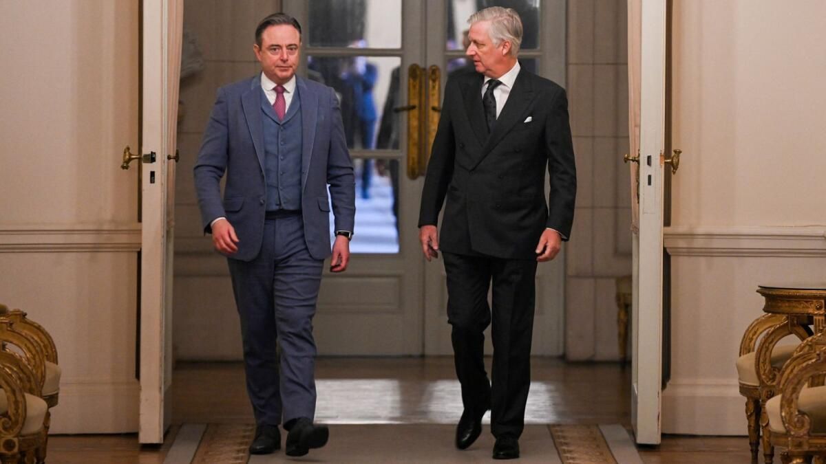 Yeni Başbakan De Wever Yemin Ederken Belçika Sağa Döndü