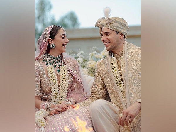 Bollywood Yıldızı Çift Sidharth Malhotra-Kiara Advani Hamileliği Duyurdu