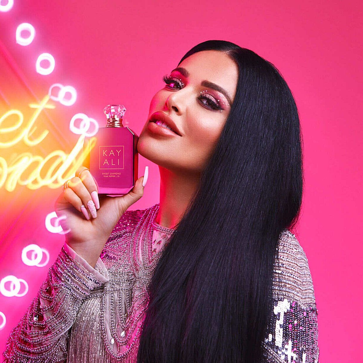 Dubai: Mona Kattan Takıntıyı İşe Dönüştürüyor, Huda Ayrıldıktan Sonra Kayalı ile Parfüm Mirası Kurmayı Planlıyor