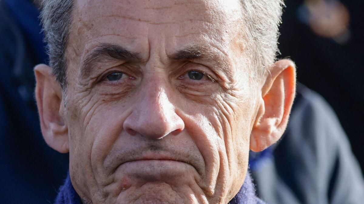 Fransa Eski Cumhurbaşkanı Sarkozy Elektronik Etiket Aldı