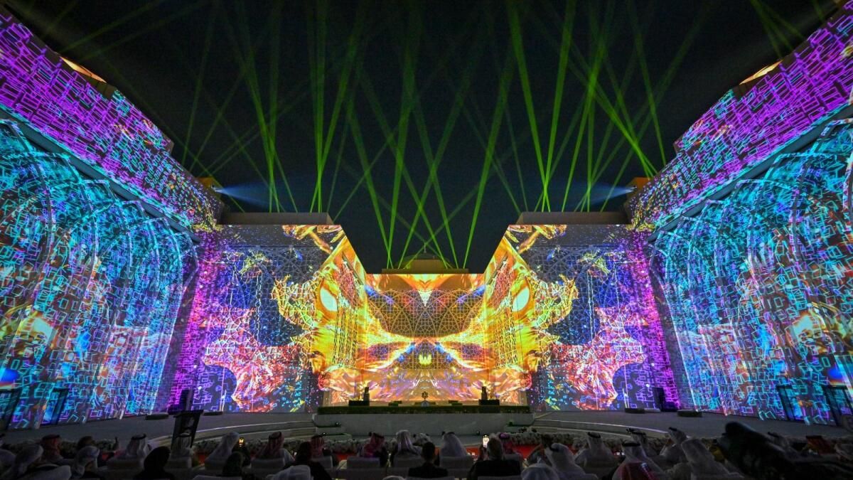 Bakın: Sharjah ışık Festivali 18 Günlüğüne geri Dönüyor; Göz Kamaştırıcı Şovları Ücretsiz İzleyebileceğiniz Yerler