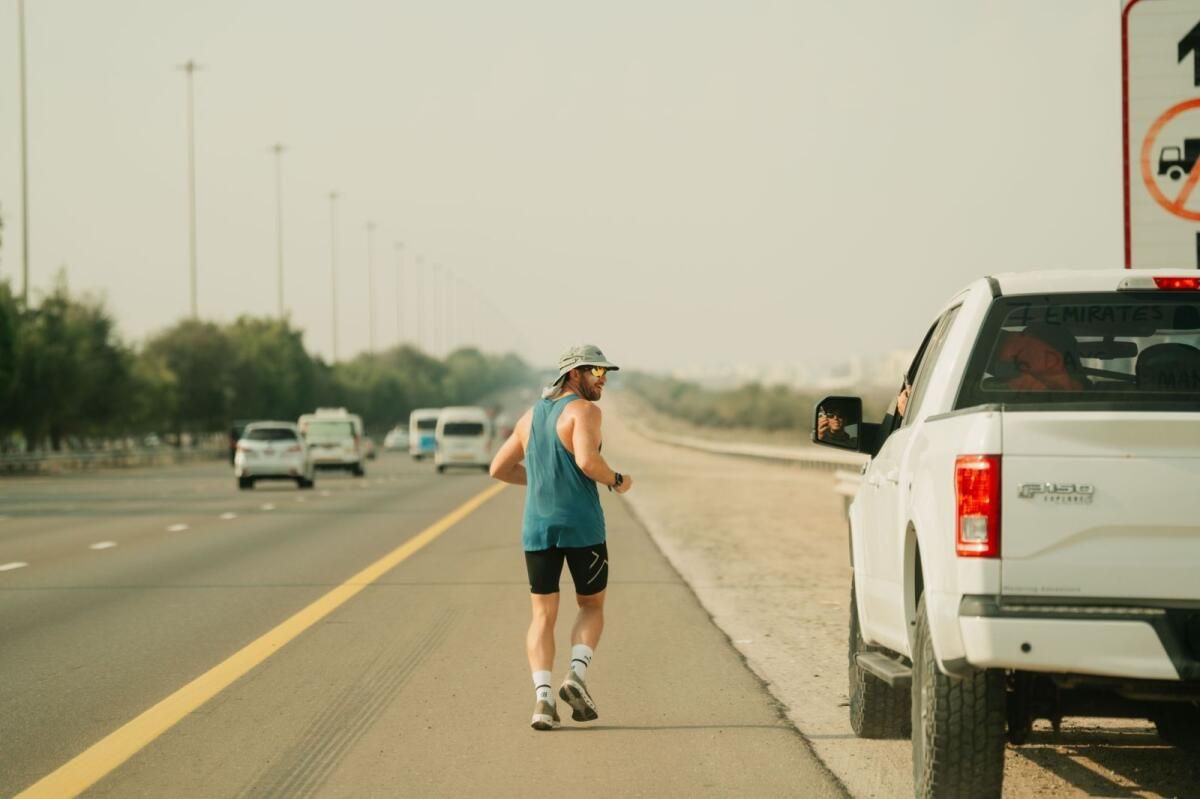 Dubai: 6 Günden Kısa Bir Sürede 630 Km Koşan, Diyabet Hastaları için 16.000 Dh'yi Yükselten Sakinle Tanışın