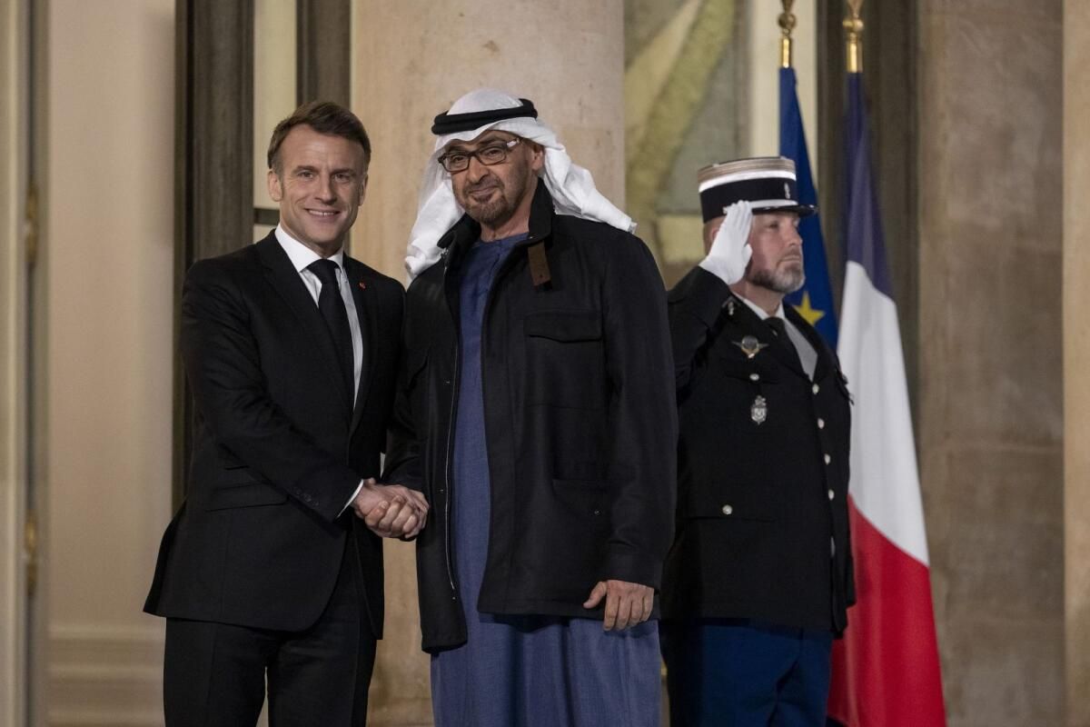 BAE'den Şeyh Muhammed, Paris'teki Fransa Cumhurbaşkanı ile Ekonomik Bağları Olan Yapay Zekayı Tartışıyor