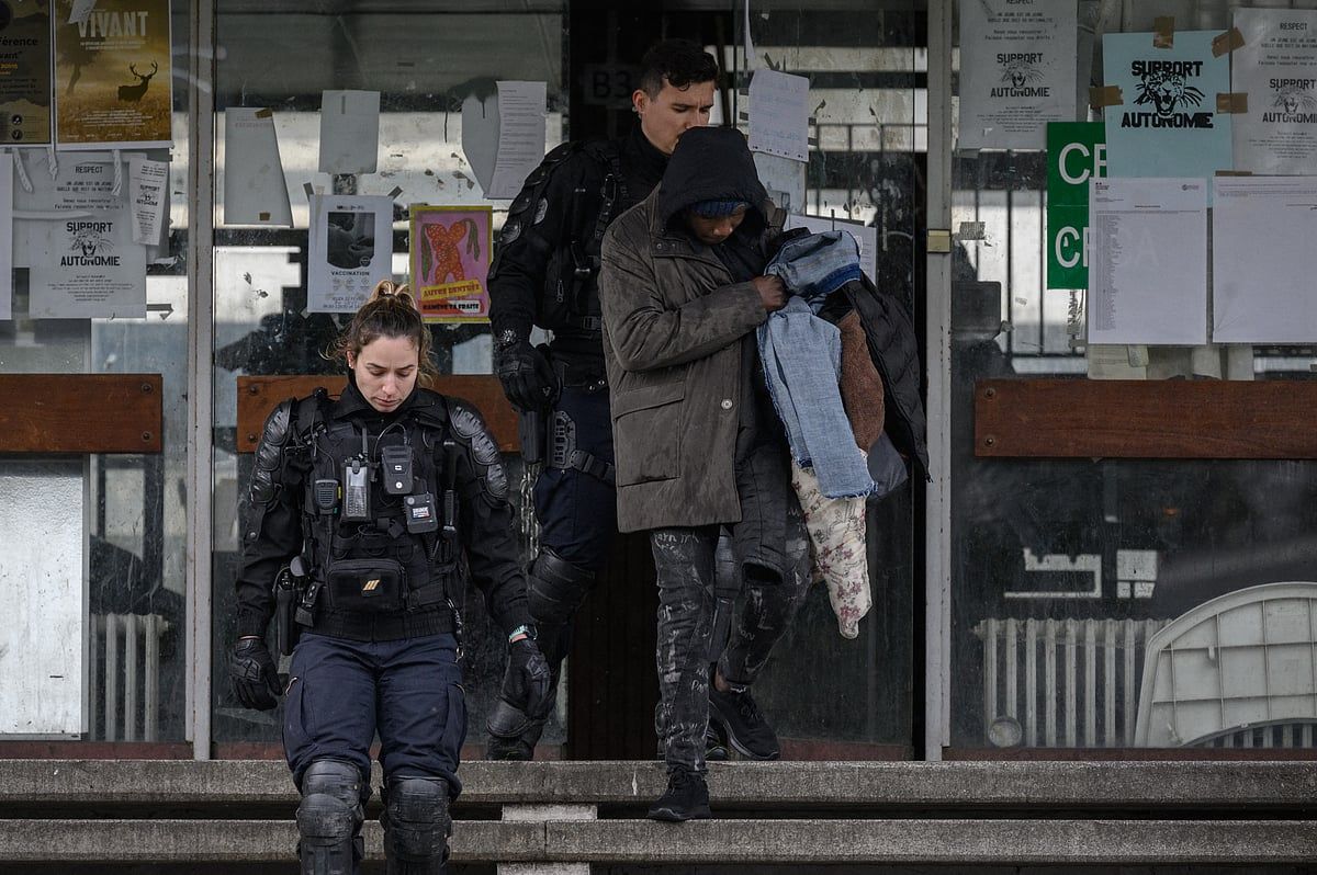 Fransa, Belgesiz Göçmenlerin Sınır Dışı Edilmesi Konusunda Avrupa'nın Vize Konusunda işbirliğini İstiyor