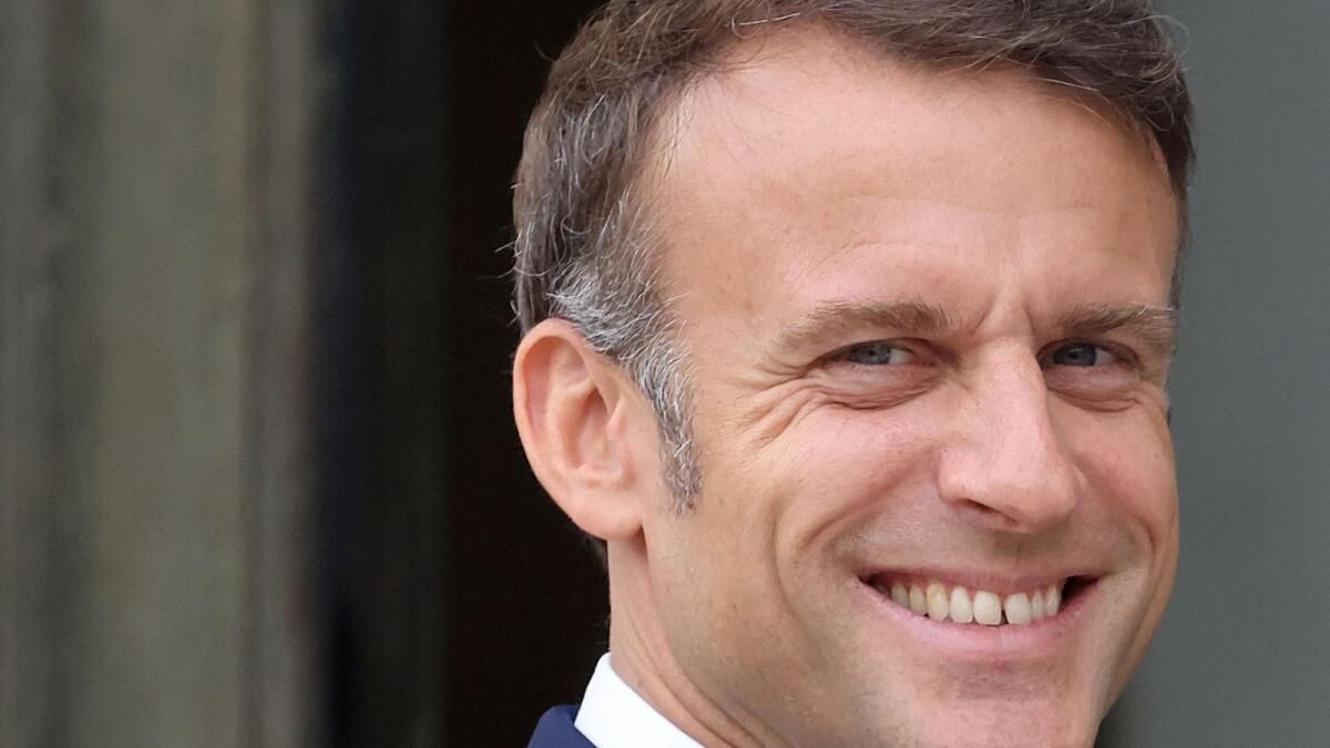 'Havalı' Macron, Yapay Zeka Zirvesini Tanıtmak için Sahte Videolarını Kullanıyor