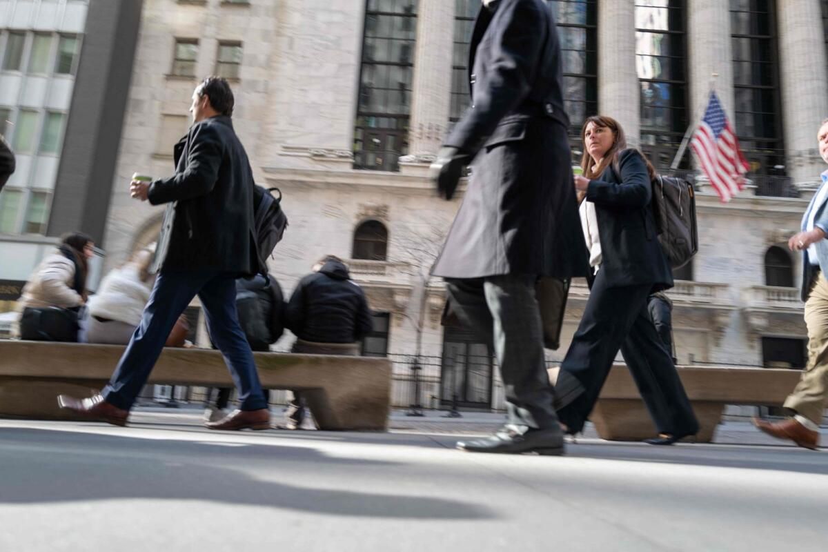 Wall St Vadeli İşlemleri Kayıyor, Dolar Yen'e Zemin Hazırlıyor