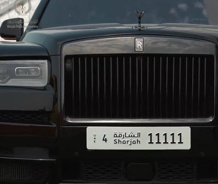 İzleyin: Sharjah, Modern Tasarıma Sahip Yeni Araç Plakalarını Piyasaya Sürdü