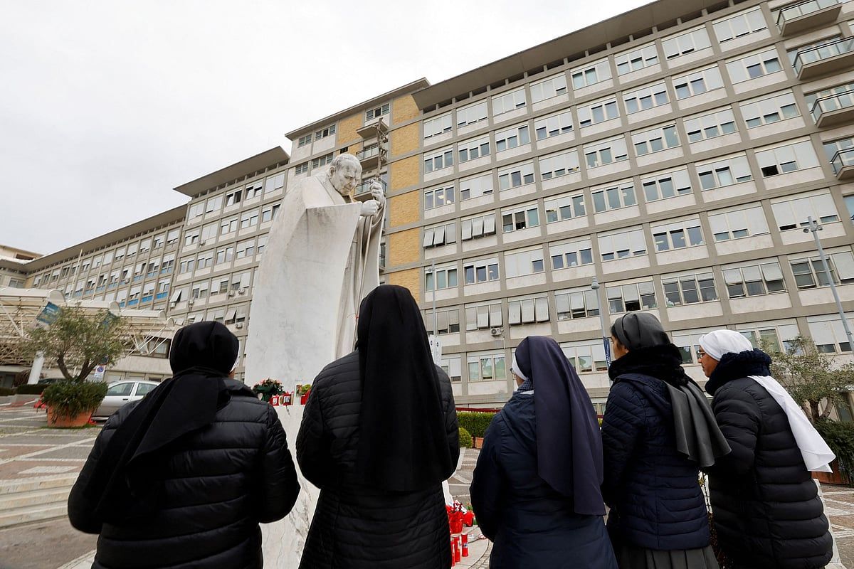 Papa'nın Kabul Edildiği Hastaneye neden Vatikan Iıı Deniyor?