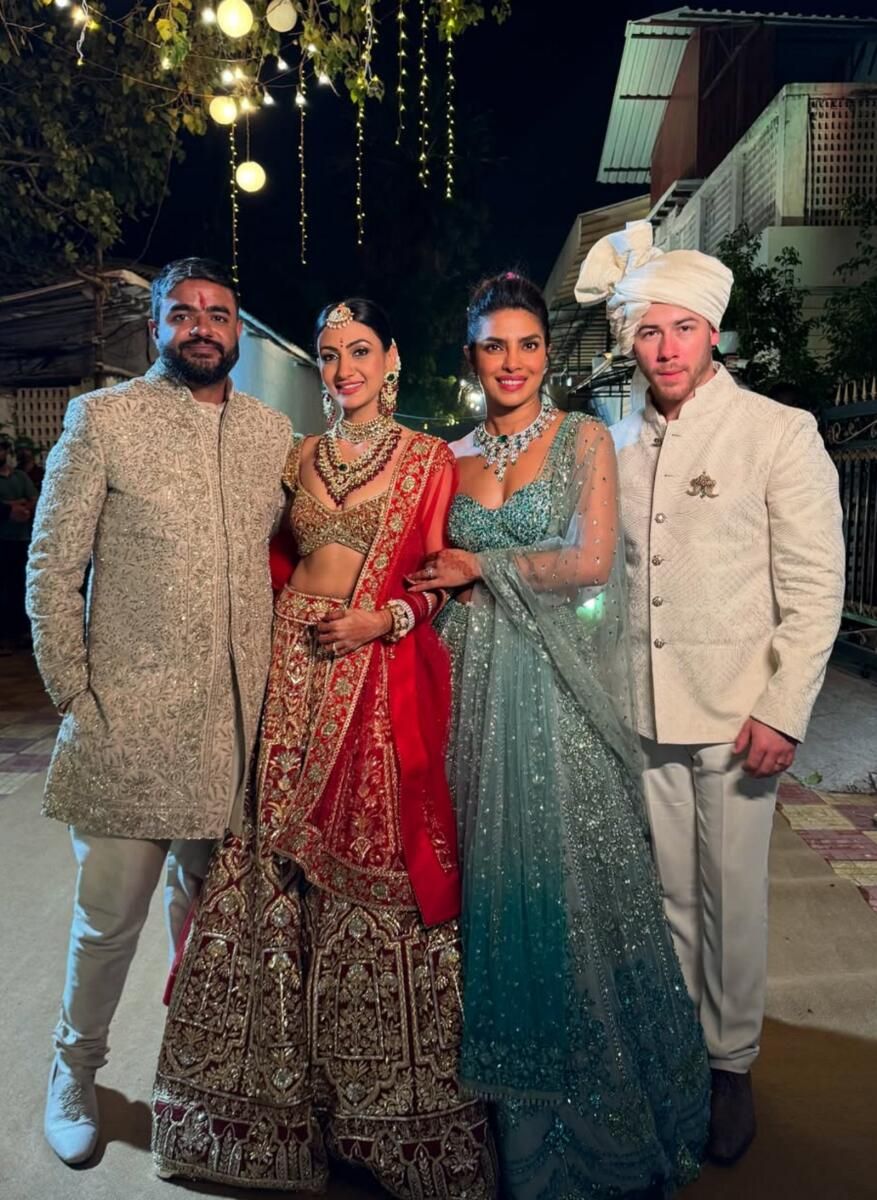 Priyanka Chopra, Kardeşi Siddharth Ve Kayınbiraderi Neelam'a en iyi dileklerini iletiyor
