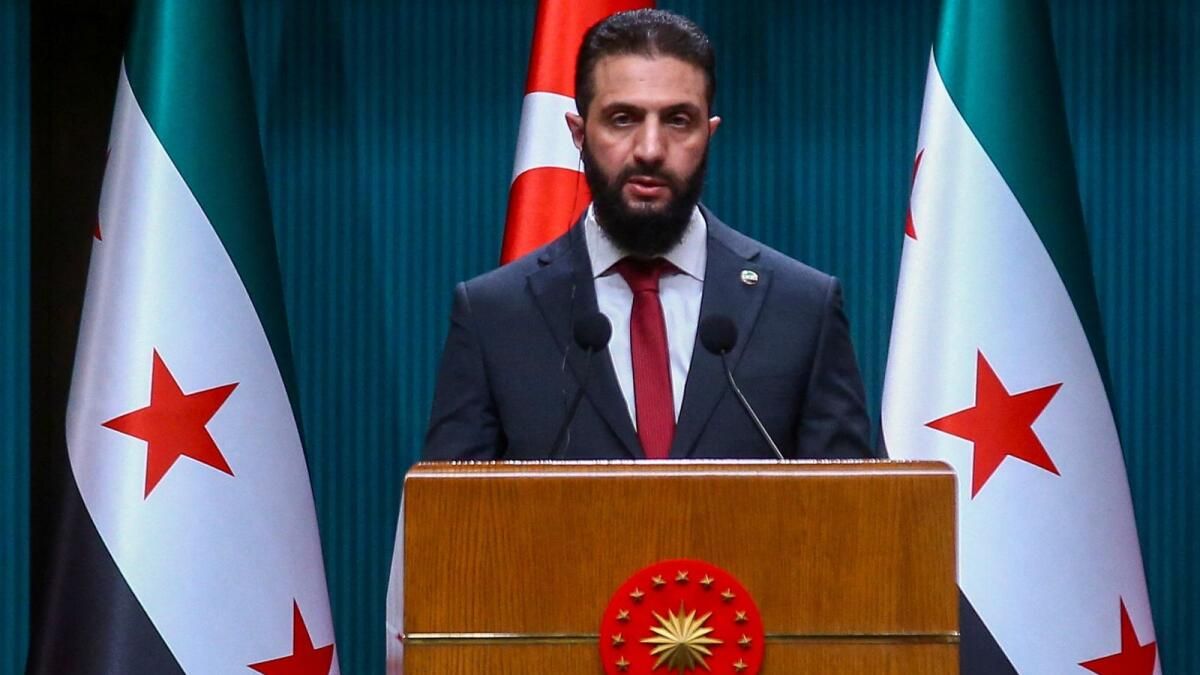 Suriye Lideri Podcast'e Binlerce Kişinin Yeni Orduya Katıldığını Söyledi