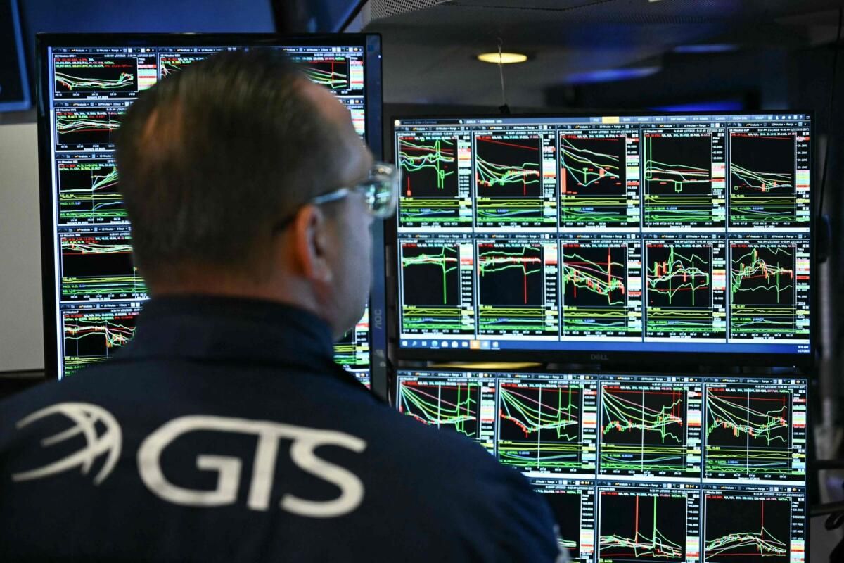 Tarifeler Wall Street'i Kazanç Vuruşu ve Enflasyon Baskısı Konusunda Endişelendiriyor
