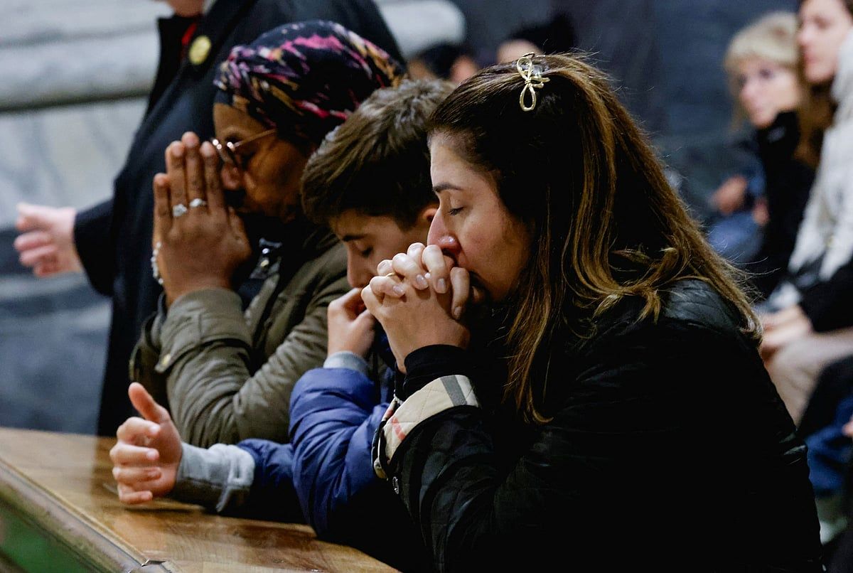 Vatikan, Papa Francis'in Zatürree Nedeniyle Hala Kritik Durumda Olduğunu Söyledi