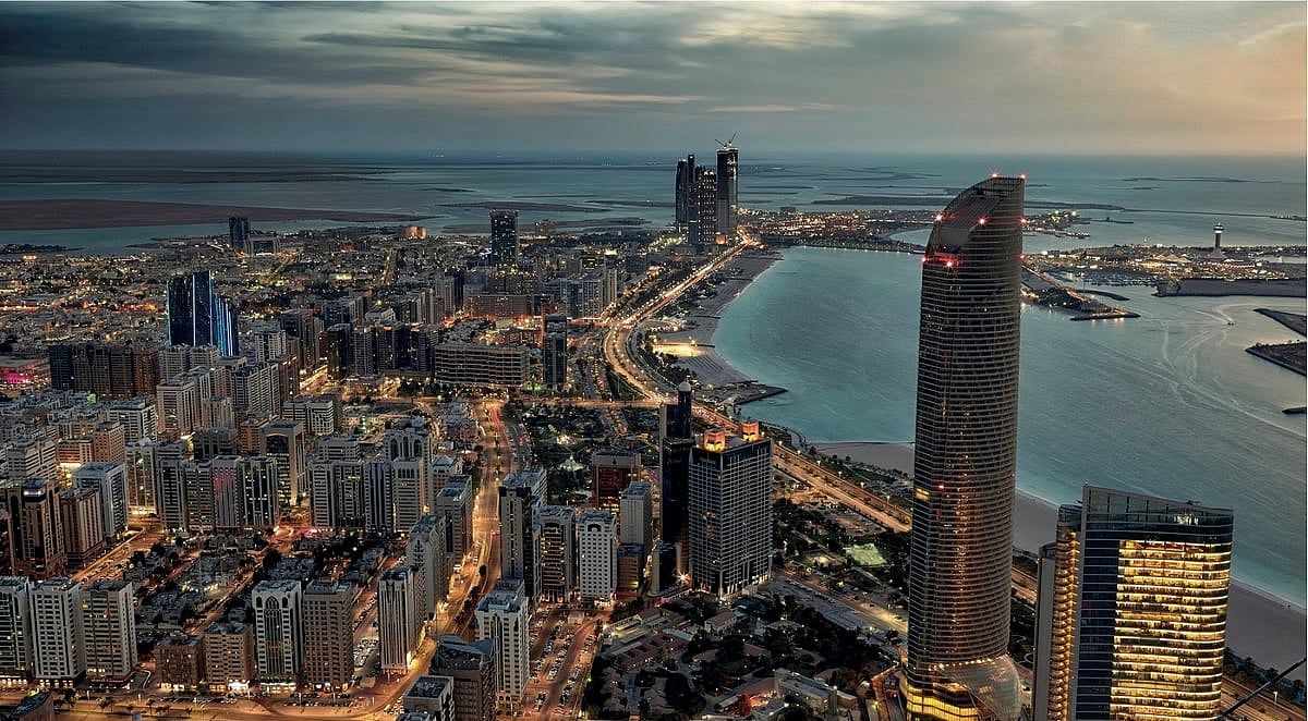 Abu Dabi, Halkın Görünümünü Bozan Mülk Çitleri için 10.000 Dh'ye Kadar Para Cezası Veriyor