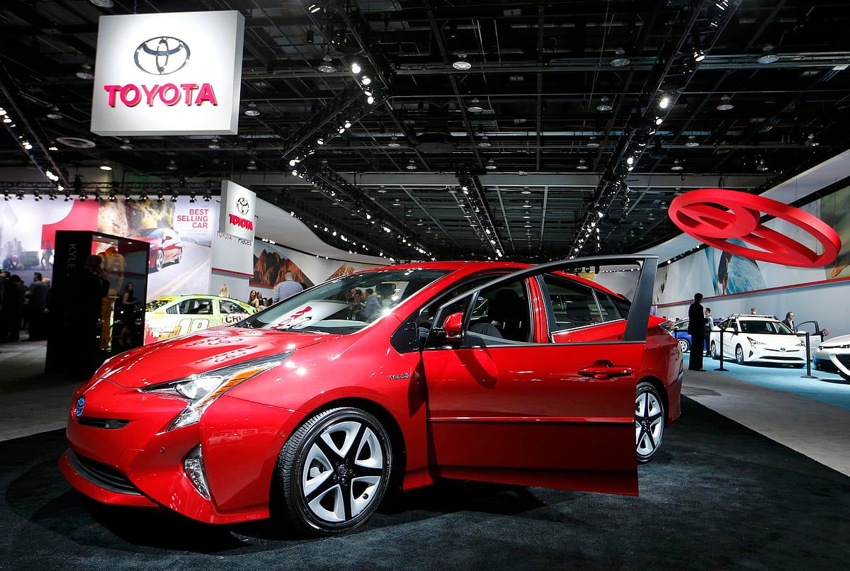 Arabam nerede? Hibrit Talep Küresel Teslimat Gecikmelerine Neden Olduğu için Toyota Alıcıları Uzun Süre Bekliyor