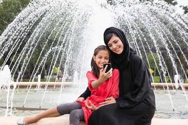 BAE: Sosyal Medyada Yüksek Çözünürlüklü Fotoğraflar Yayınlamak Sizi Riske Atabilir; İşte Nedeni