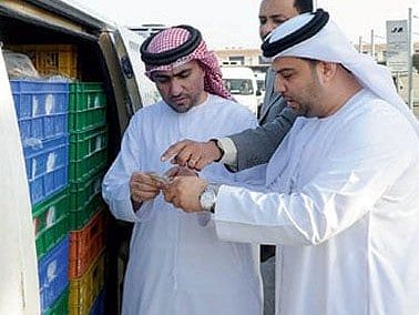 BAE'de Ramazan: Sharjah, Gıda Satış Noktalarının Denetimlerini Hızlandırıyor, Gündüzleri Satışlar için Kurallar Koyuyor
