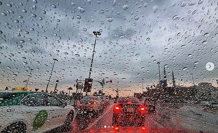 BAE'de Yarın Hava Durumu: Bazı Bölgelerde Yağış Bekleniyor; Bulutlu Gökyüzü Bekleniyor