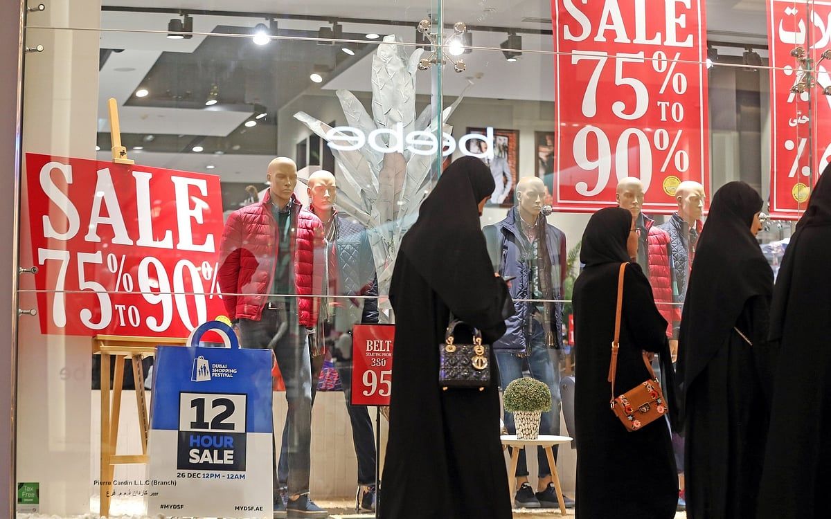 BAE'nin Petrol Dışı Özel Sektörü Şubat Ayında Dayanıklılık Gösteriyor