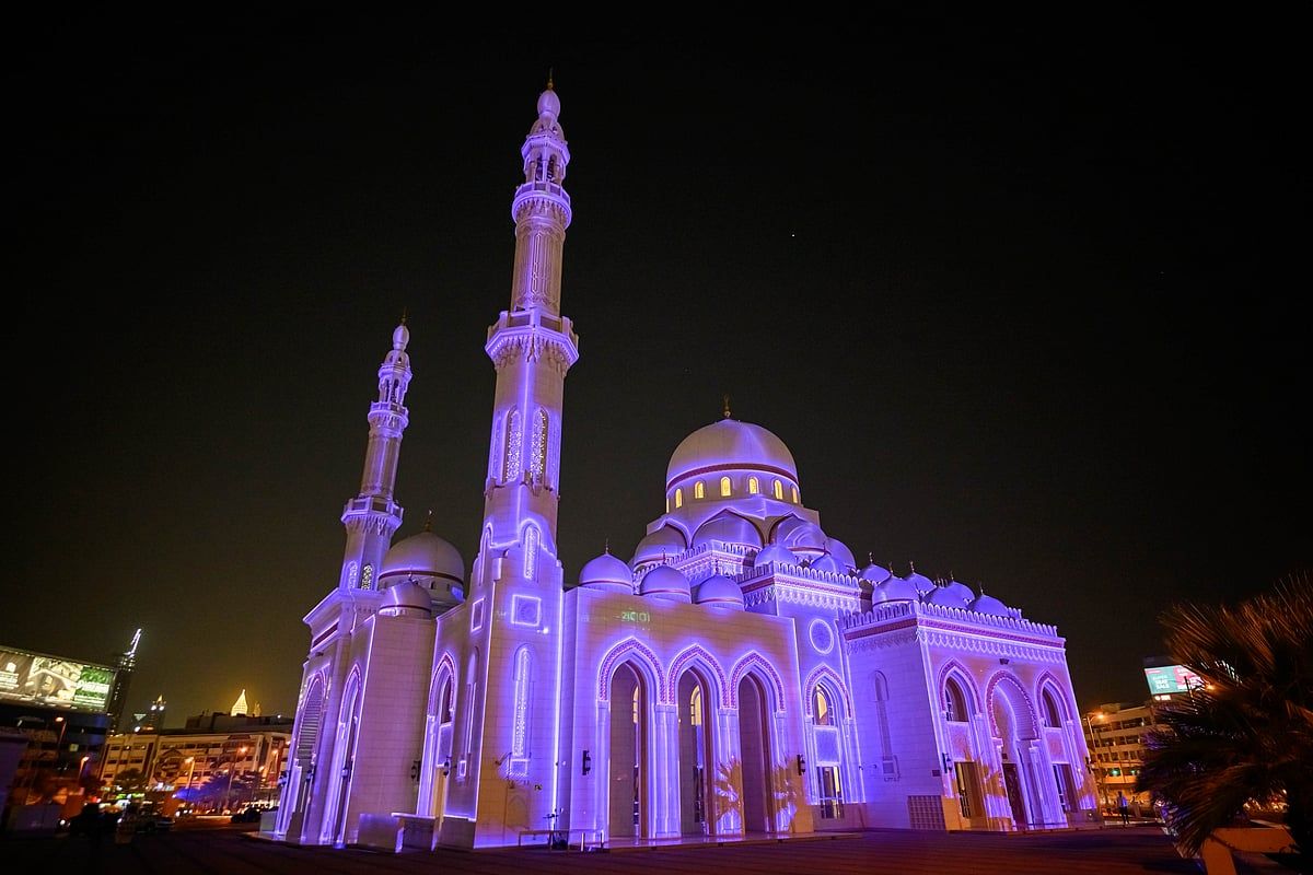 Bakın: 4 İkonik Dubai camisi bu Ramazan'da nefes kesici ışık gösterilerine sahip