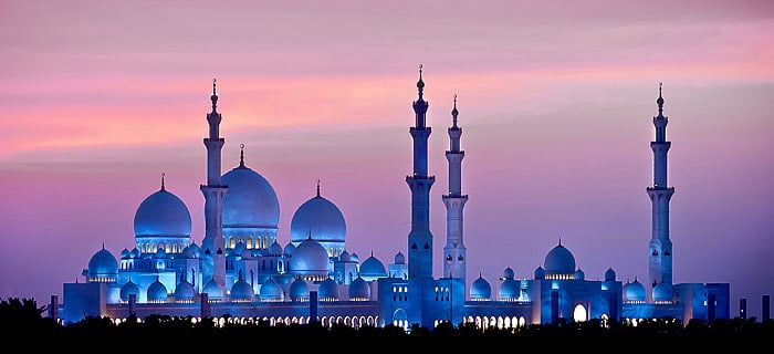 Bakın: BAE'nin Şeyh Zayed Ulu Camii, Tarihteki En Fazla Ziyaretçiyi Görüyor