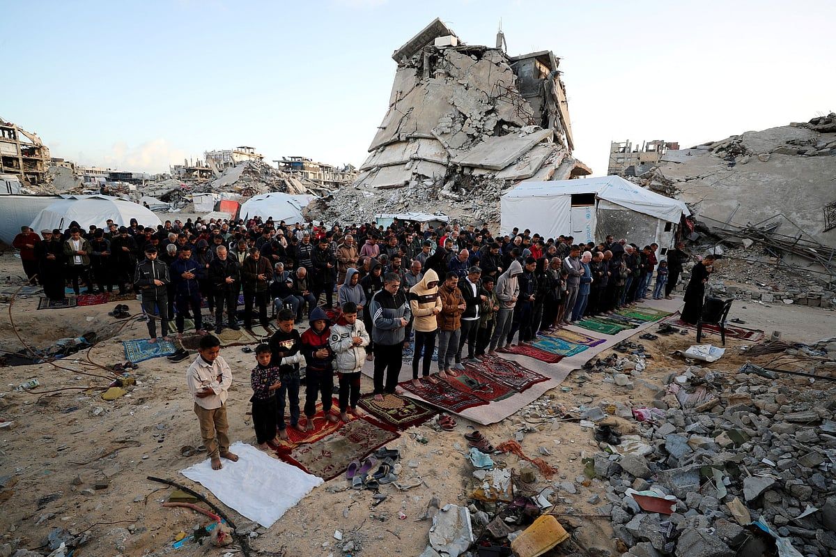 'Cenaze Günü': Gazzeliler İsrail Saldırıları Altında Korkunç Bayram Kutladı