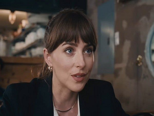 Dakota Johnson, Chris Evans, Pedro Pascal 'Materyalistler' Fragmanında Yoğun Aşk Üçgeninde Rol Aldı