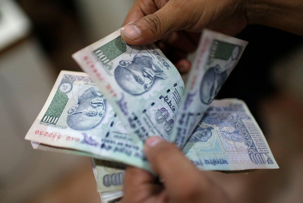 Dayanıklılığa Rağmen, Hindistan Rupisi Yıl Sonuna Kadar Dolar Başına 89'a Vuracak