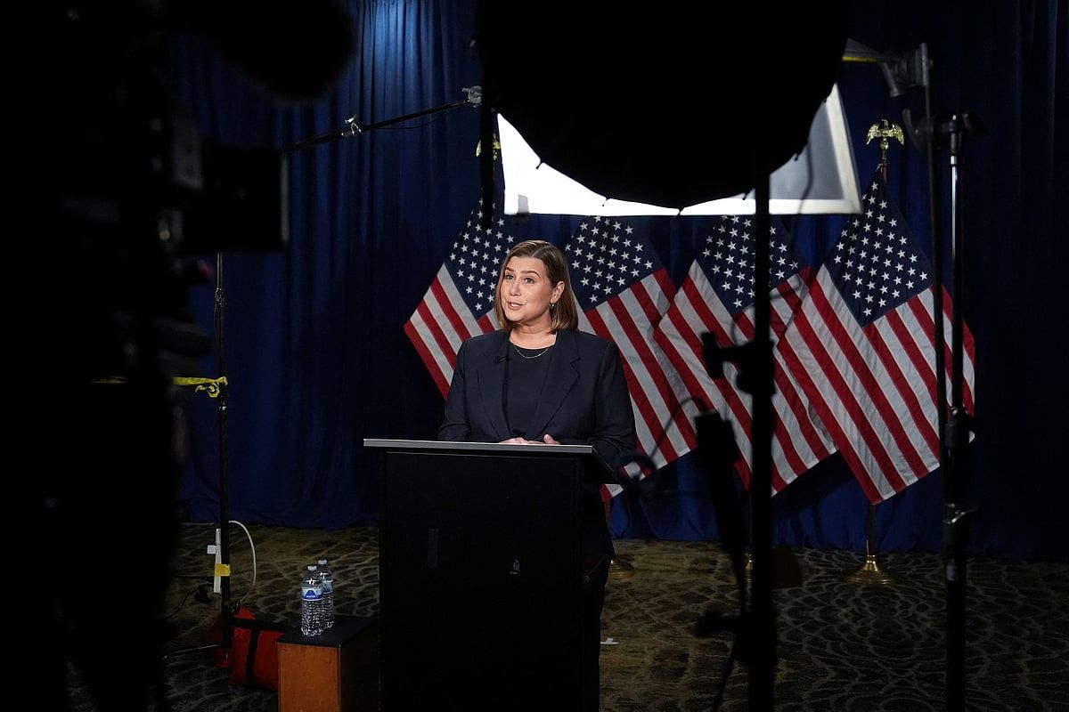 Demokratlar Düz Ayaklı Başkan Trump Tepkisi için Azarladı