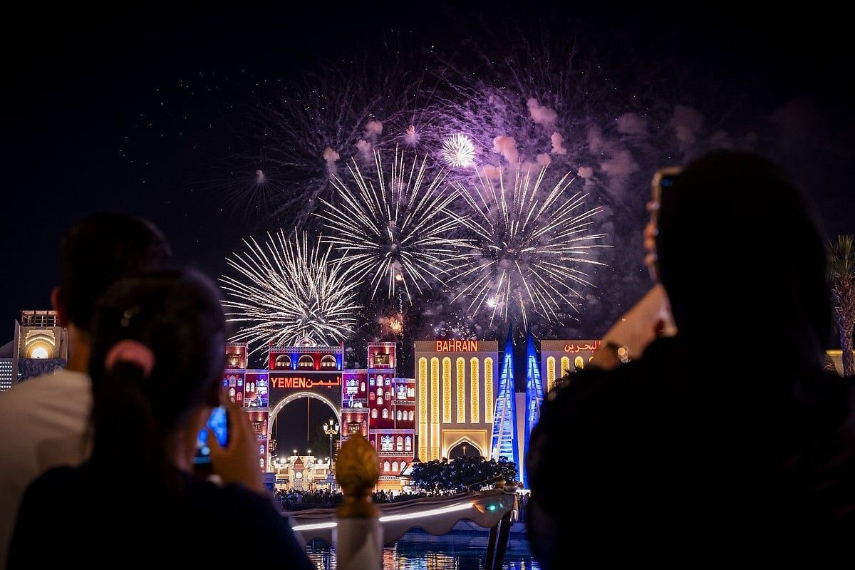 Dubai: Global Village, 9 Günlük Havai Fişekleri ve Ramazan Bayramı için Uzatılmış Zamanlamaları Duyurdu