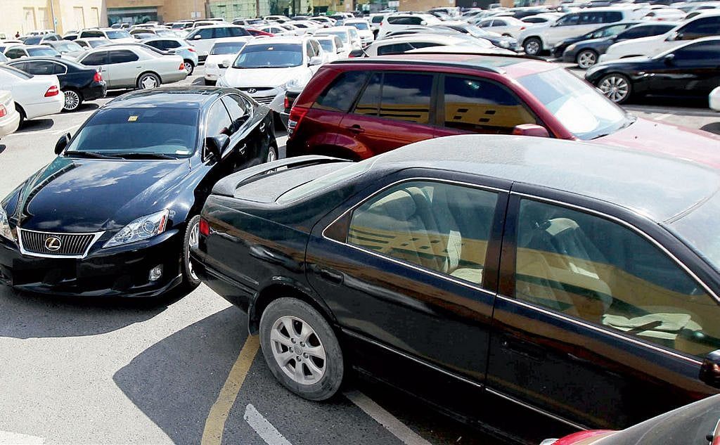 Dubai'de Dh500 Para Cezası: Teravih, Kıyam Namazı Sırasında Rastgele Park Yeri Yok, Polis Uyarıyor
