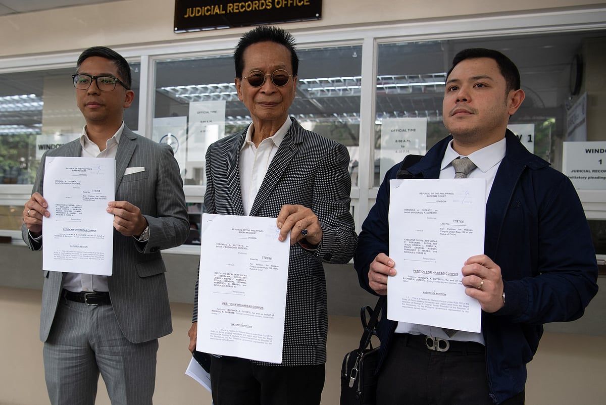 Duterte'nin Avukatları, Eski Lider Uyuşturucu Savaşı Davası Nedeniyle Lahey'e Giderken Dönüşü için Dilekçe Verdi