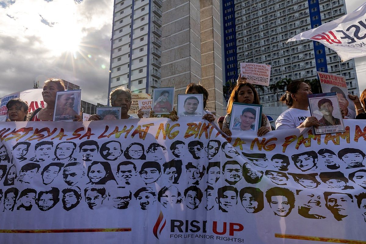 Filipinli Uyuşturucu Savaşı Mağdurlarının Aileleri için Duterte'nin Tutuklanması Adalet Umutlarını Canlandırıyor