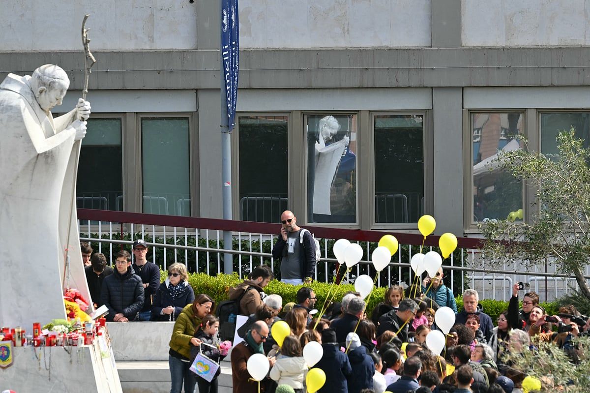 Hastaneye Kaldırılan Papa, 'Duruşma Süresiyle Karşı Karşıya', Vücudun 'Zayıf' Olduğunu Söyledi