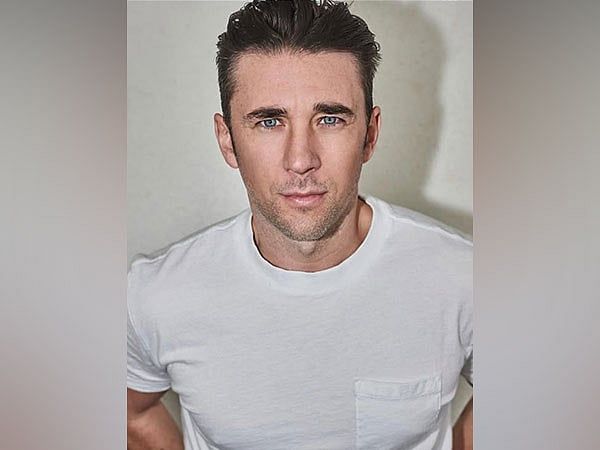 'Hayatımızın Günleri' Aktör Billy Flynn, 'Genç ve Huzursuz'a Katıldı
