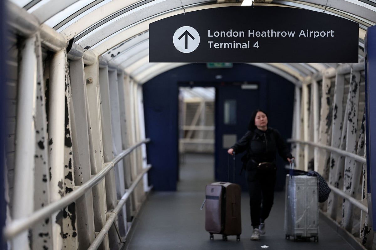 Heathrow Havaalanı Yangından Sonra Cumartesi Günü Tamamen Faaliyete Geçti, Elektrik Kesintisi Kapanmaya Neden Oldu