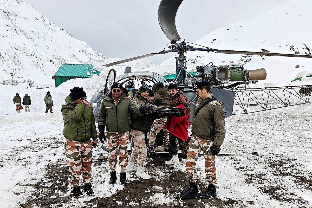 Hindistan'da Kurtarma Operasyonu Sona Ererken Çığ Düştü