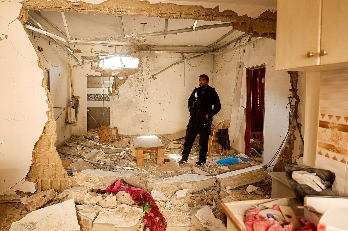 İsrail Ordusu, Batı Şeria'daki Baskınlarda 12 Filistinliyi Daha Tutukladı