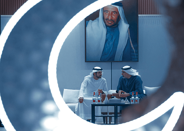 İzleyin: Şeyh Hamdan, Nad Al Sheba Retreat'te Abu Dabi Veliaht Prensi için İftara Ev Sahipliği Yapıyor