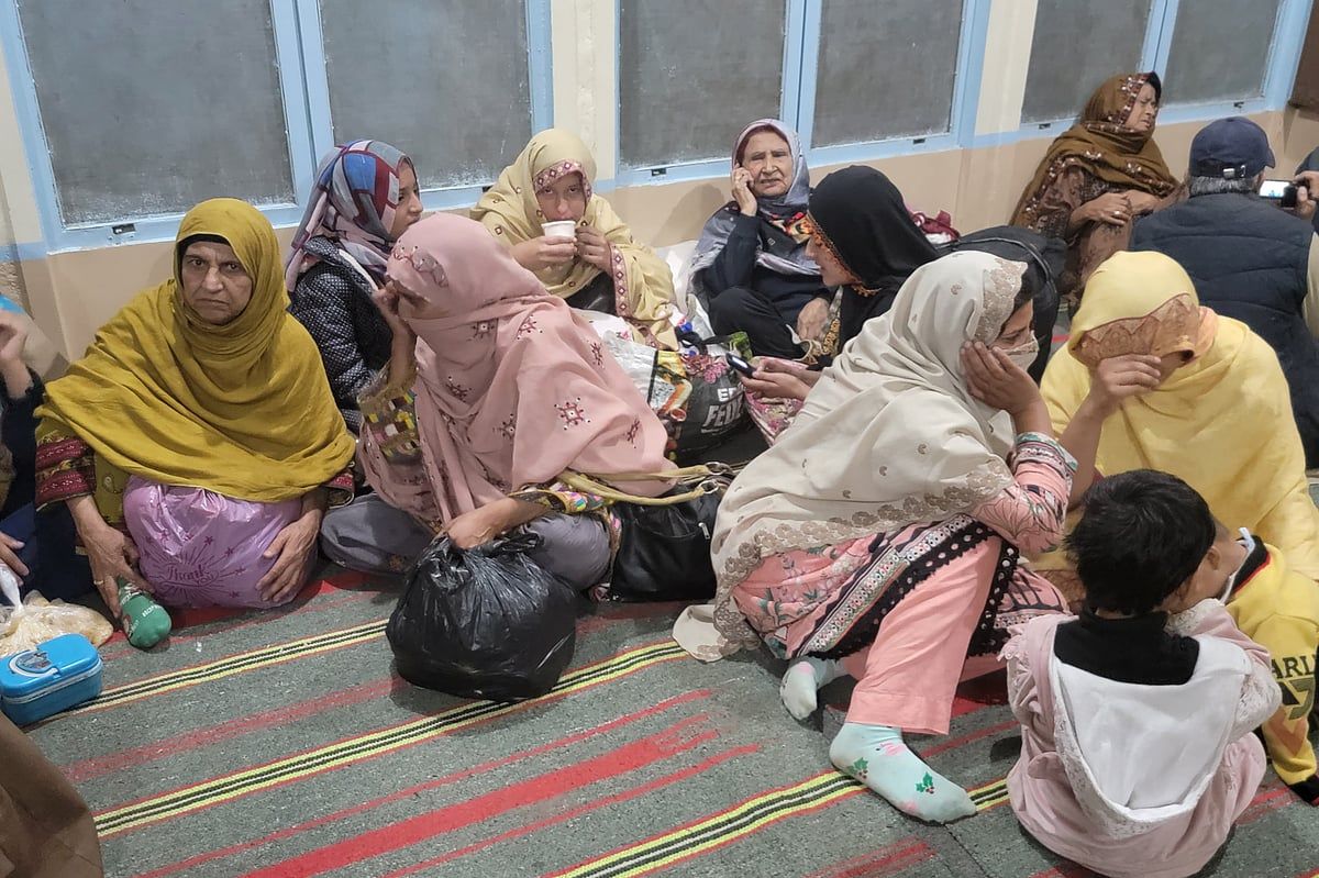 Militanlar Pakistan'da Bir Yolcu Trenini Nasıl Kaçırdı