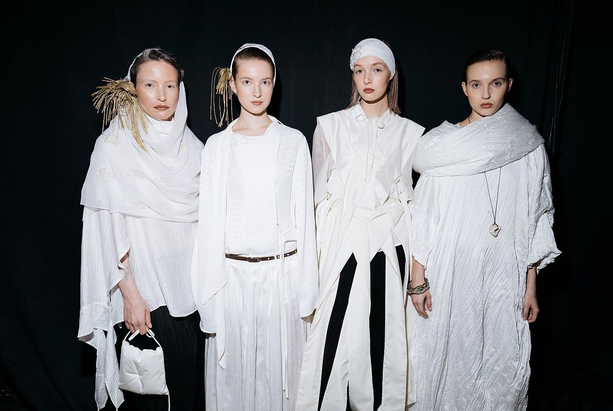 Moskova Moda Haftası, Yenilikçi Tasarımlarla Mütevazı Modayı Gözler Önüne Seriyor