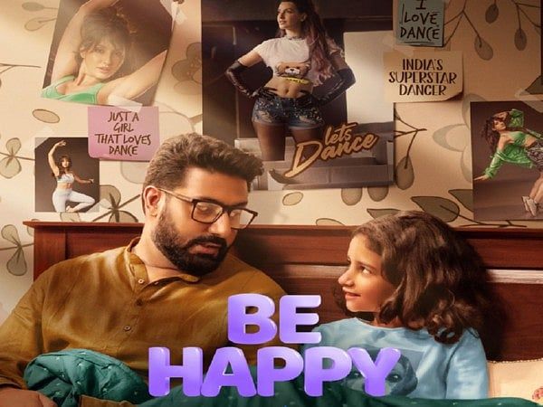 'Mutlu Ol' Fragmanı: Abhishek Bachchan Filmi Baba ve Kız Arasındaki Aşkı Gösteriyor