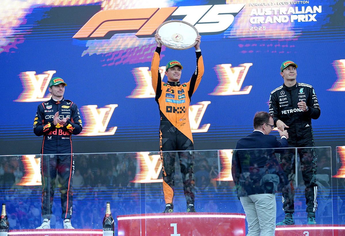 Norris, Avustralya'da Wild F1 Açılışını Kazanmak için Verstappen'i Erteledi